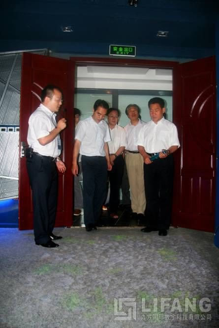 成都市政协主席刘佩智率政府考察团茬临明博官方网站_明博MINGBO(中国)
