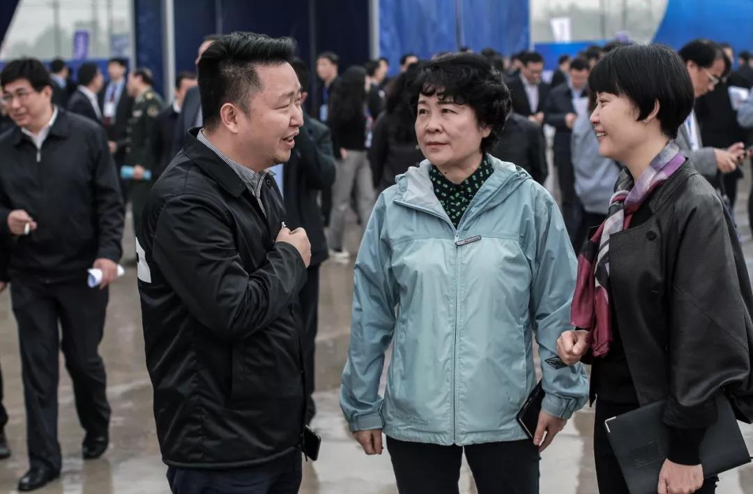 成都市重大产业项目集中开工 明博官方网站_明博MINGBO(中国)
国际科技文创项目亮相开工仪式