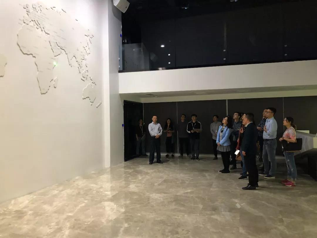 成都市委宣传部考察团一行调研明博官方网站_明博MINGBO(中国)
视觉文创产业园区