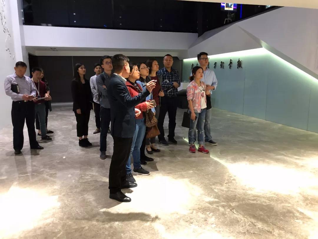 成都市委宣传部考察团一行调研明博官方网站_明博MINGBO(中国)
视觉文创产业园区