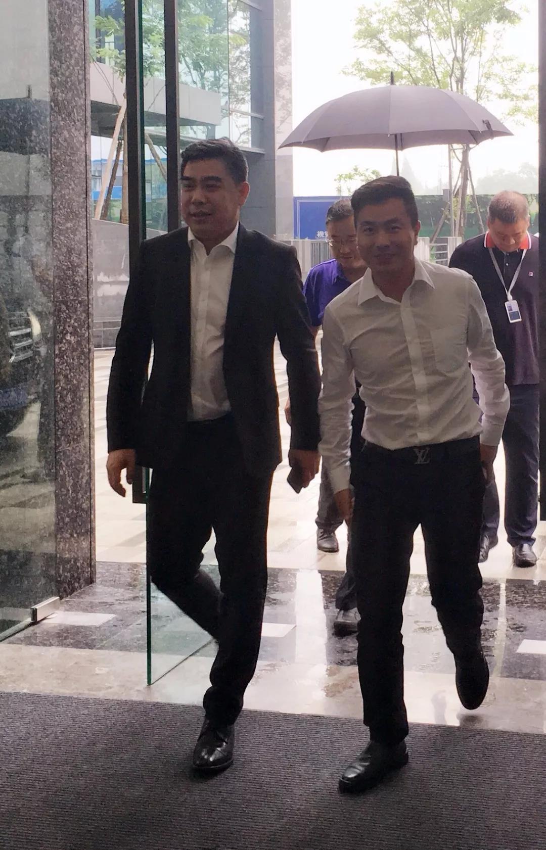 国家文物局博物馆与社会文物司司长罗静一行莅临明博官方网站_明博MINGBO(中国)
参观考察