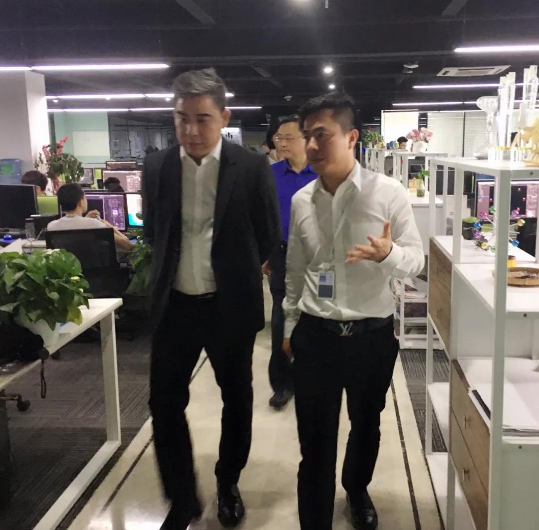国家文物局博物馆与社会文物司司长罗静一行莅临明博官方网站_明博MINGBO(中国)
参观考察