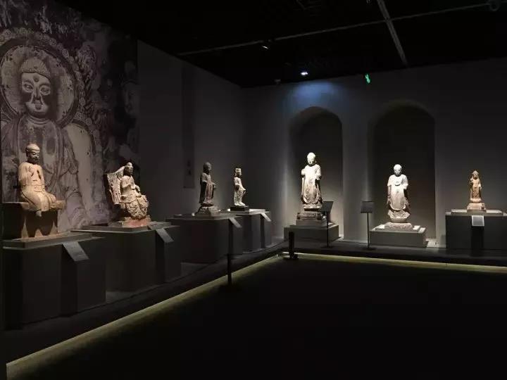 明博官方网站_明博MINGBO(中国)
作·撰未来 | 揭秘《梵天东土·并蒂莲花》中印雕塑艺术展！
