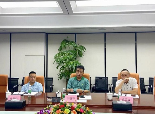 玉龙集团董事刘晓华一行莅临明博官方网站_明博MINGBO(中国)
考察交流